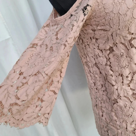 White House Black Market WHBM Womens XXS Cold-Shoulder Lace Top In Antique Blush - Picture 3 of 11